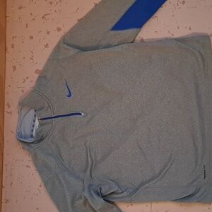 (XL) Gray and blue Nike therma fit sweatshirt 🩶💙